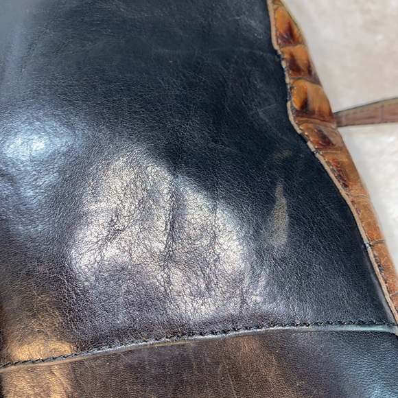 Vintage Brahmin crossbody - Picture 7 of 10